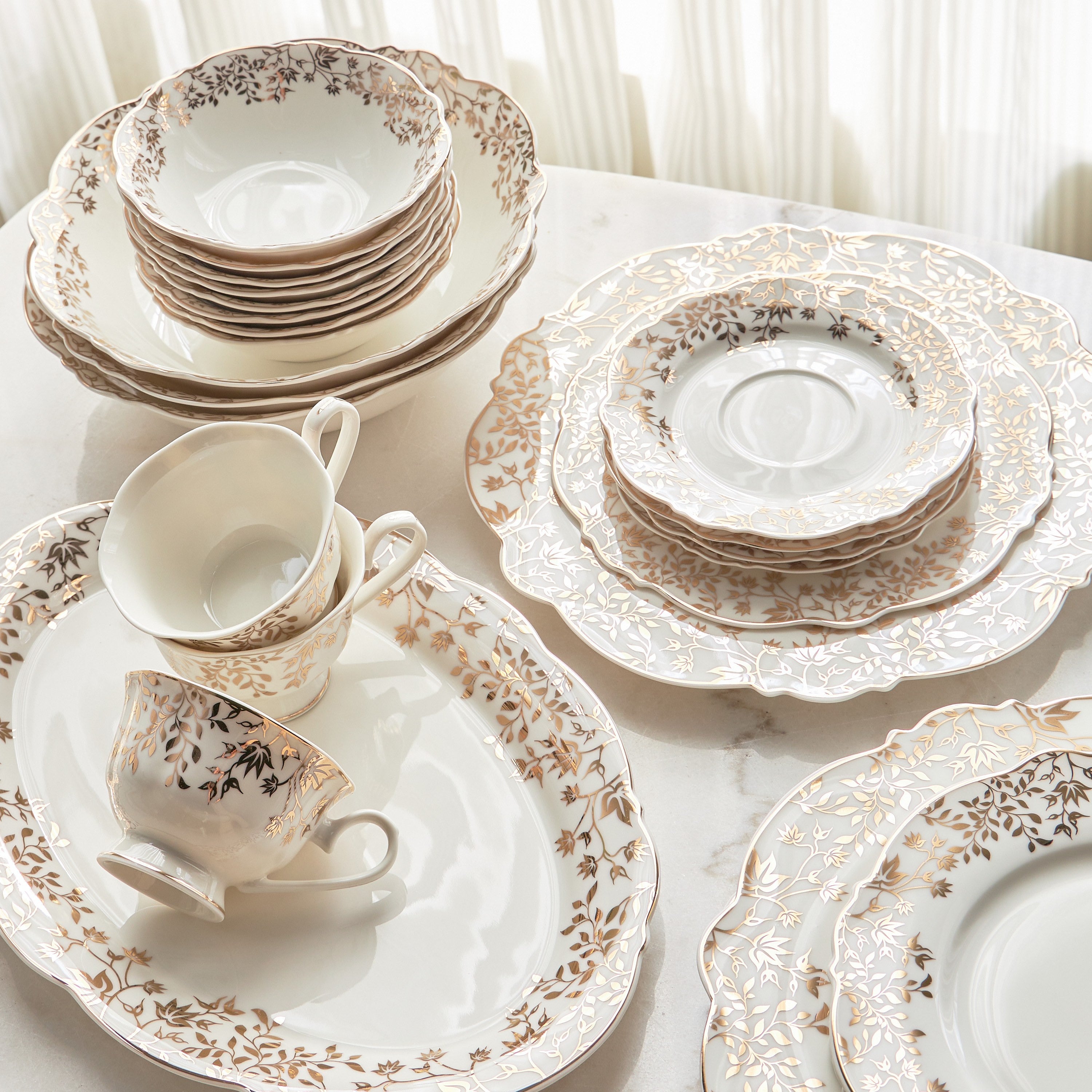 Faye Grand Bone China Collection – 44 Pieces of Timeless Luxury