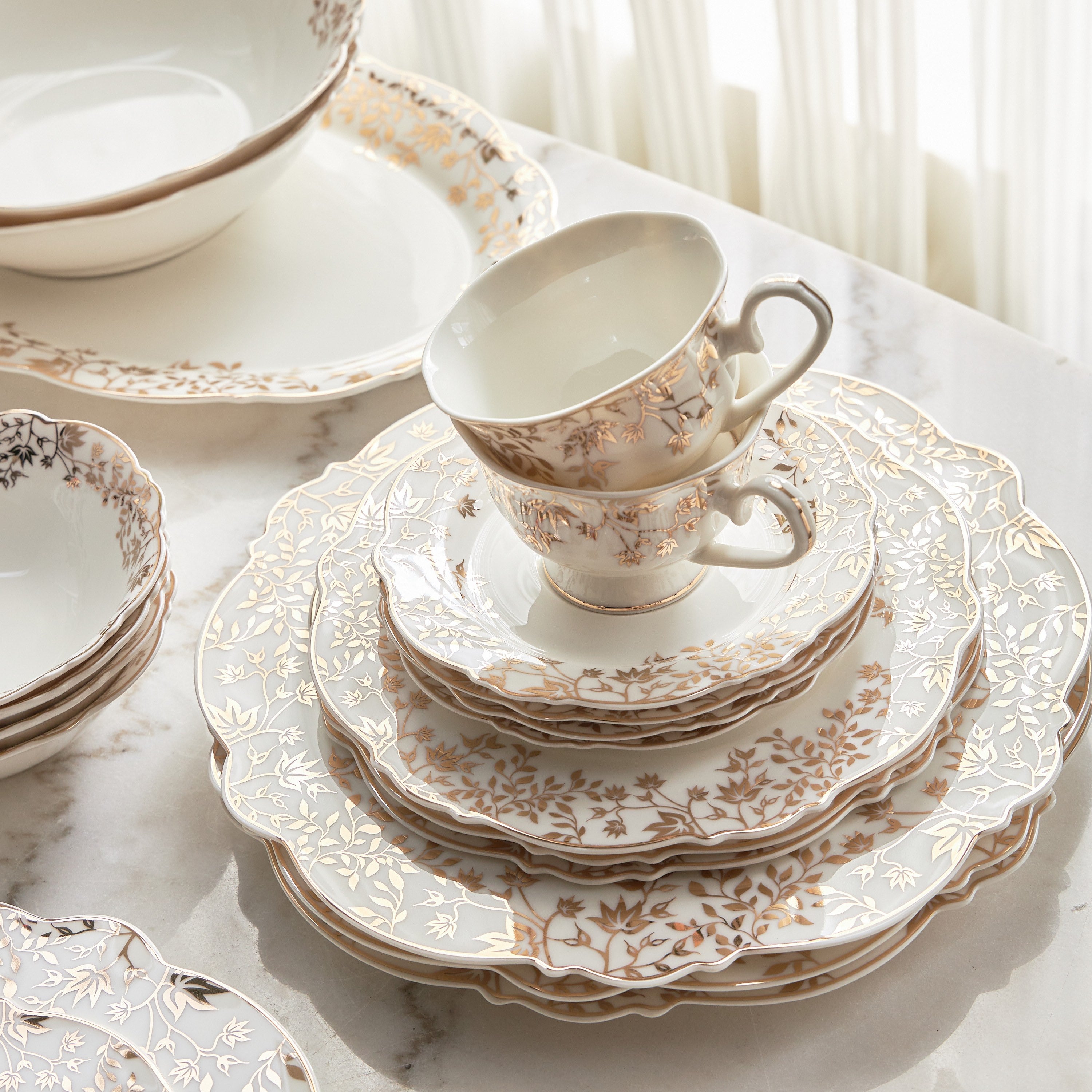 Faye Grand Bone China Collection – 44 Pieces of Timeless Luxury