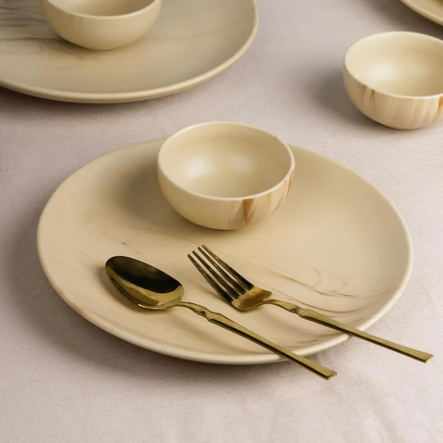 Microwave & Dishwasher Safe Plates & Bowls Bone-Ash Free Crockery Set for Dining and Gifting